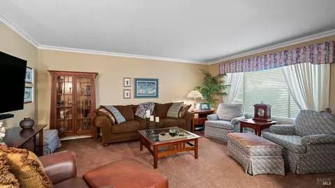 Living - 703 Mustang Ct, Fairfield, CA 94533 photo 2 of 3