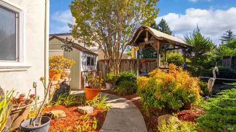 Exterior - 703 Mustang Ct, Fairfield, CA 94533 photo 8 of 12