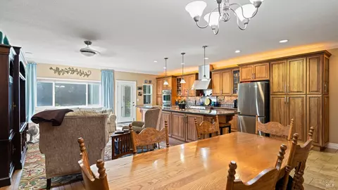 Dining - 703 Mustang Ct, Fairfield, CA 94533 photo 3 of 5