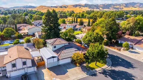View/Area - 703 Mustang Ct, Fairfield, CA 94533 photo 3 of 4