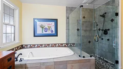 Bath - 703 Mustang Ct, Fairfield, CA 94533 photo 1 of 4