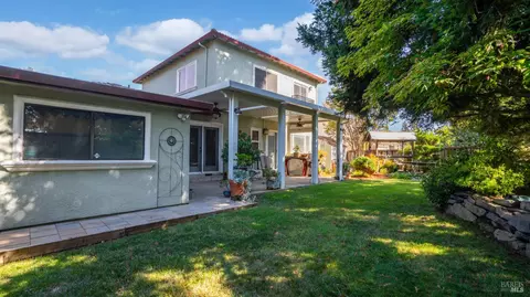 Exterior - 703 Mustang Ct, Fairfield, CA 94533 photo 5 of 12