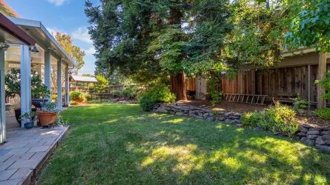 Exterior - 703 Mustang Ct, Fairfield, CA 94533 photo 4 of 12