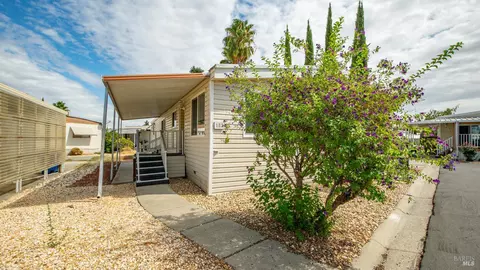 182 Lemon Tree Cir, Vacaville, CA 95687 photo 4