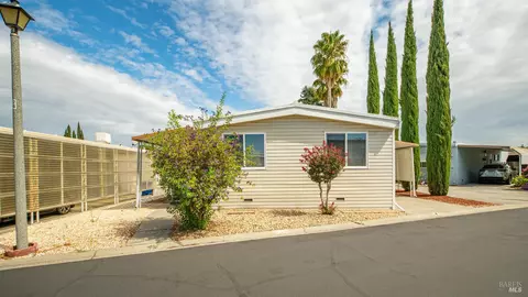 182 Lemon Tree Cir, Vacaville, CA 95687