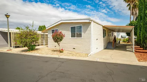 182 Lemon Tree Cir, Vacaville, CA 95687 photo 6