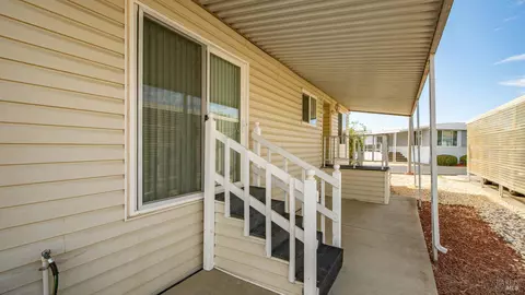 182 Lemon Tree Cir, Vacaville, CA 95687 photo 9