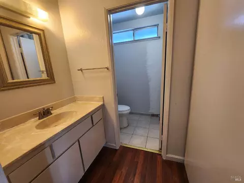 Bath - 272 Woodridge Dr, Vallejo, CA 94591 photo 1 of 3