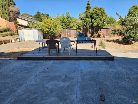 Exterior - 272 Woodridge Dr, Vallejo, CA 94591 photo 5 of 12