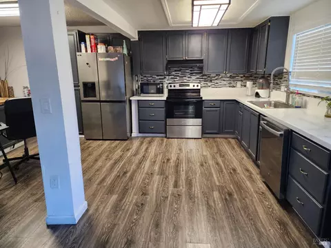 Kitchen - 272 Woodridge Dr, Vallejo, CA 94591 photo 2 of 3