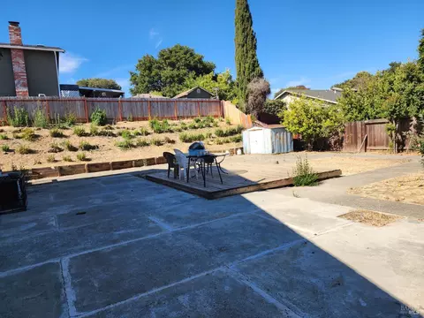 Exterior - 272 Woodridge Dr, Vallejo, CA 94591 photo 6 of 12