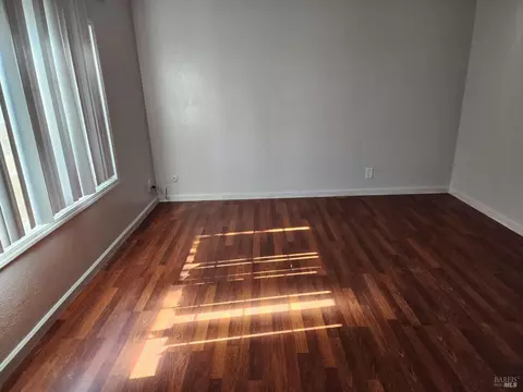 Living - 272 Woodridge Dr, Vallejo, CA 94591 photo 6 of 6