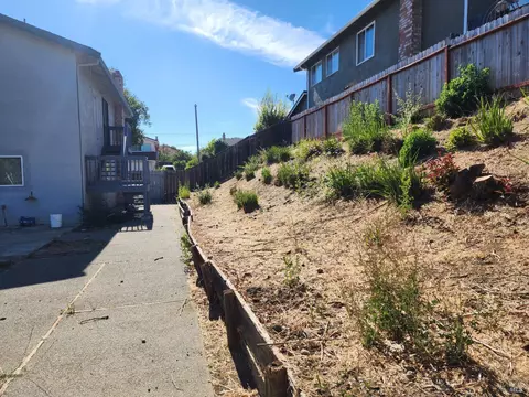 Exterior - 272 Woodridge Dr, Vallejo, CA 94591 photo 12 of 12