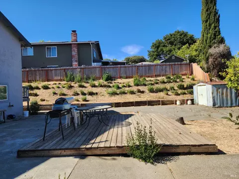 Exterior - 272 Woodridge Dr, Vallejo, CA 94591 photo 7 of 12