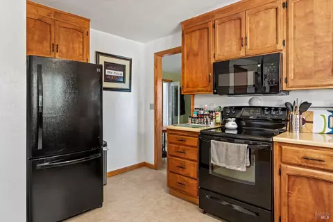 Kitchen - 3500 Chinquapin Dr, Willits, CA 95490 photo 5 of 6