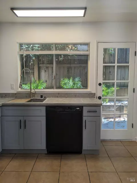 436 North St #11, Healdsburg, CA 95448