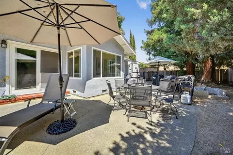 Exterior - 791 Persimmon Pl, Fairfield, CA 94533 photo 5 of 11