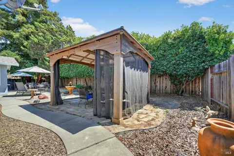 Exterior - 791 Persimmon Pl, Fairfield, CA 94533 photo 7 of 11