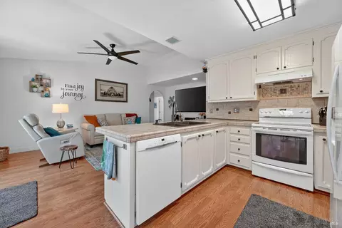 Kitchen - 791 Persimmon Pl, Fairfield, CA 94533 photo 1 of 3