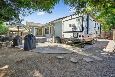 Exterior - 791 Persimmon Pl, Fairfield, CA 94533 photo 2 of 11