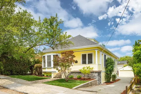 28 West St, Petaluma, CA 94952