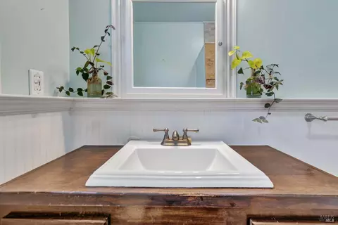 Bath - 1123 Ohio St, Vallejo, CA 94590 photo 4 of 4