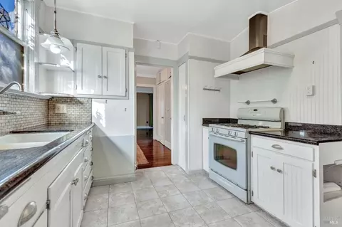 Kitchen - 1123 Ohio St, Vallejo, CA 94590 photo 4 of 4
