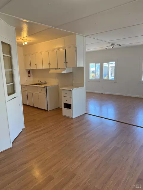 87 Juniper Dr, Vallejo, CA 94589 photo 4