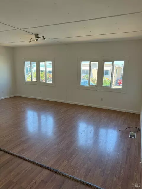 87 Juniper Dr, Vallejo, CA 94589 photo 5