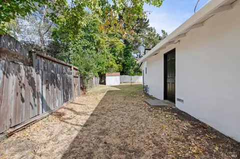Exterior - 456 Pomona Ave, Vallejo, CA 94589 photo 3 of 5
