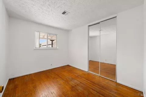 Bedroom - 456 Pomona Ave, Vallejo, CA 94589 photo 1 of 4