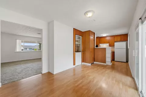 Living - 456 Pomona Ave, Vallejo, CA 94589 photo 2 of 2