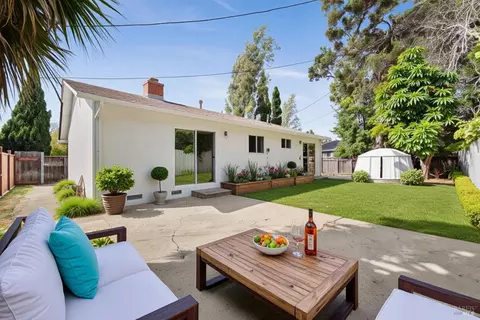 Exterior - 456 Pomona Ave, Vallejo, CA 94589 photo 1 of 5