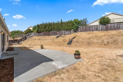 Exterior - 364 Pacer Ct, Vallejo, CA 94591 photo 2 of 5
