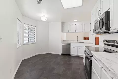 Kitchen - 364 Pacer Ct, Vallejo, CA 94591 photo 2 of 4