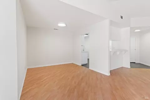 Living - 364 Pacer Ct, Vallejo, CA 94591 photo 3 of 3