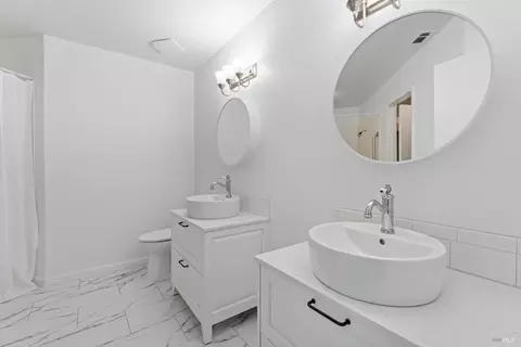 Bath - 364 Pacer Ct, Vallejo, CA 94591 photo 1 of 2