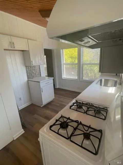 Kitchen - 927 Broadway St, Fairfield, CA 94533 photo 2 of 2