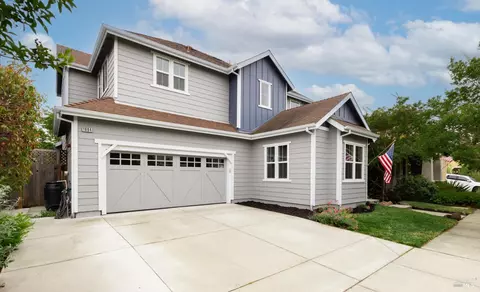 1694 Southridge Dr, Petaluma, CA 94954