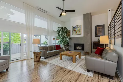 175 Knollwood Dr, San Rafael, CA 94901