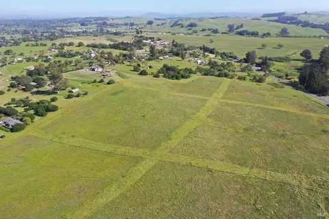 5601 S Gravenstein Hwy, Sebastopol, CA 95472