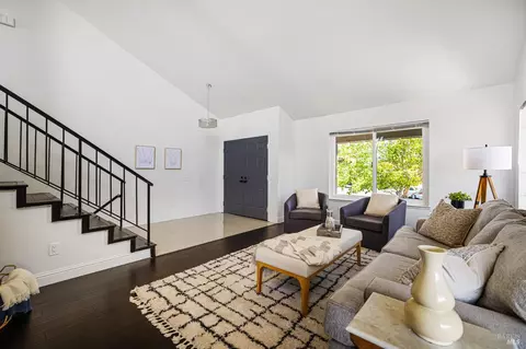 Entry Way - 161 Crowsnest Ct, Vallejo, CA 94591 photo 2 of 2