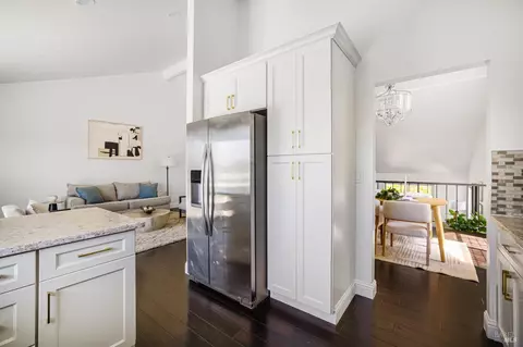 Kitchen - 161 Crowsnest Ct, Vallejo, CA 94591 photo 6 of 6