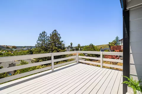 Exterior - 161 Crowsnest Ct, Vallejo, CA 94591 photo 4 of 14