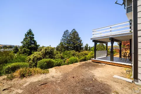 Exterior - 161 Crowsnest Ct, Vallejo, CA 94591 photo 8 of 14