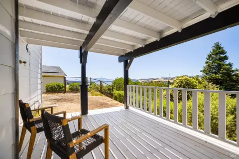 Exterior - 161 Crowsnest Ct, Vallejo, CA 94591 photo 5 of 14