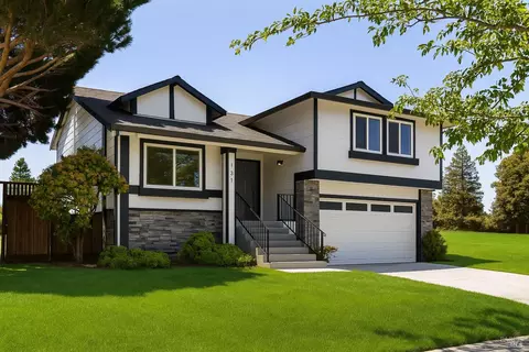 Exterior - 161 Crowsnest Ct, Vallejo, CA 94591 photo 2 of 14