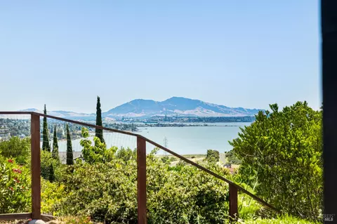 View/Area - 161 Crowsnest Ct, Vallejo, CA 94591 photo 2 of 3