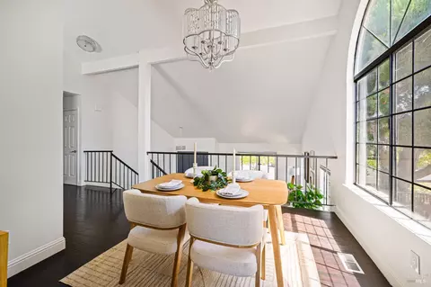 Dining - 161 Crowsnest Ct, Vallejo, CA 94591 photo 2 of 3