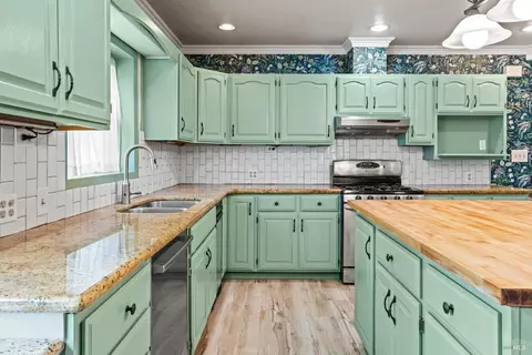 Kitchen - 84 School St, Willits, CA 95490 photo 2 of 3